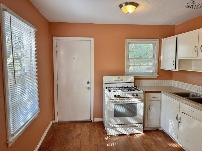 Photo - 1640 Osage Ave