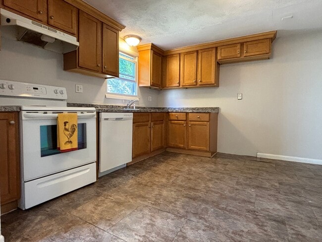 Photo - 33 Atherton Rd