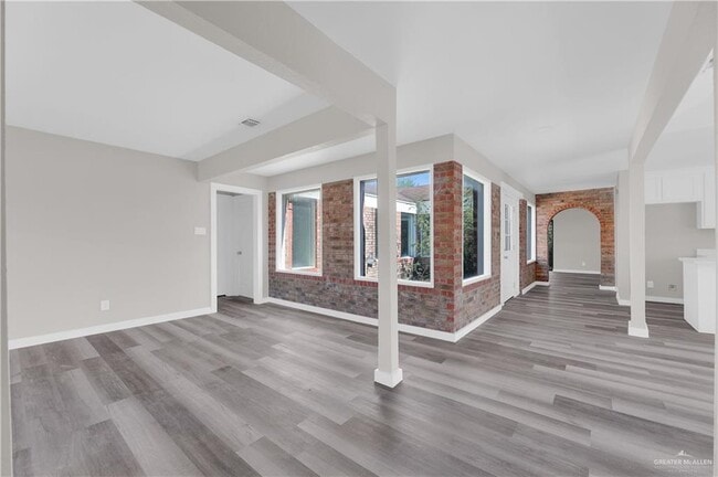 Photo - 26 Tiquisate Ave