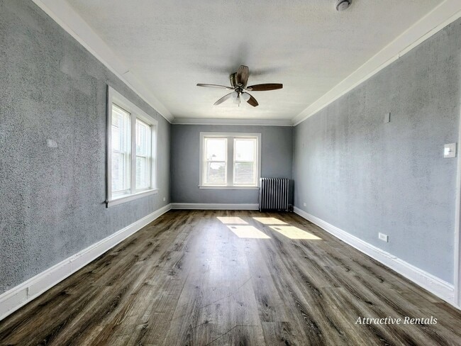 Photo - 9453 S Loomis St Unidad 305