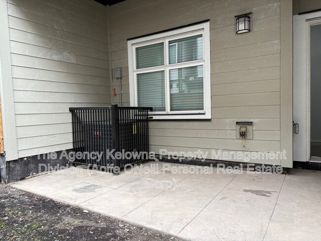 Photo - 1308 Rutland Rd N