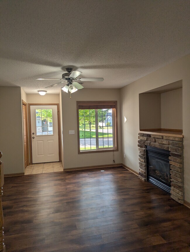 Photo - 408 Cedar Pl