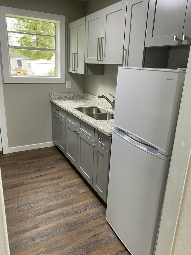 Photo - 1259 Estelle St