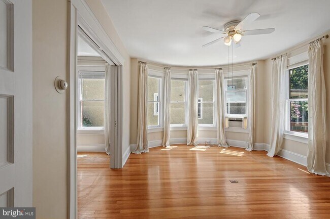 Photo - 5602 39th St NW