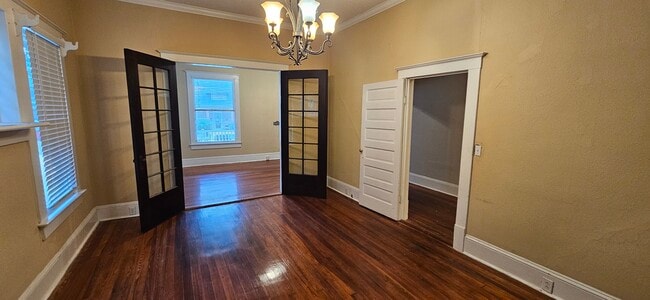 Photo - 2533 English Ave