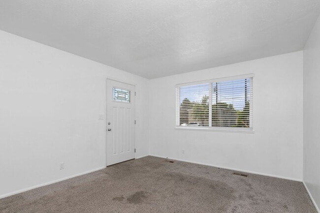 Photo - 2bd, 1b Cozy Home awaits in Boise Bench!