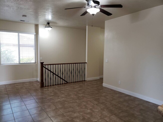 Photo - 1385 Clinton Way