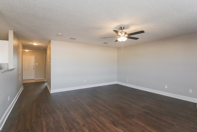 Photo - 1476 Hickory Creek Ln