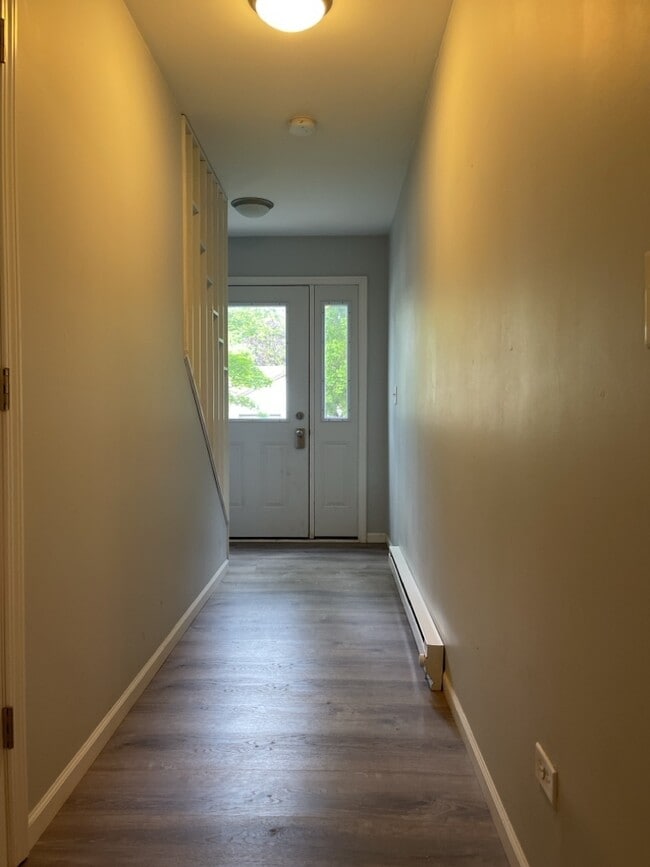 Photo - 479 Eisenhower St