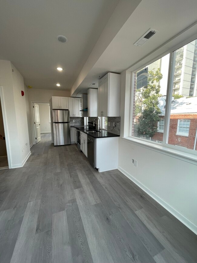 Photo - 1325 Rodman St Unit 2