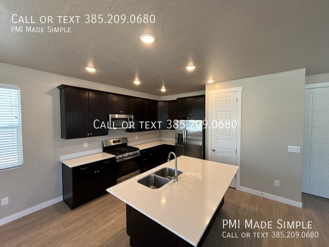 Building Photo - 3322 W 2410 N Rental
