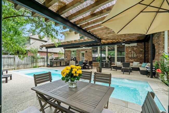 Photo - 6 Stickley Ct House