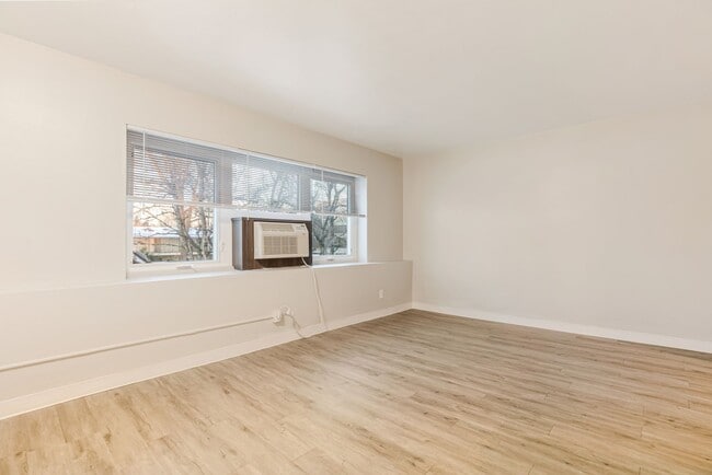 Photo - The Lee Apartments