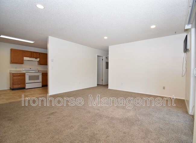 Photo - 811 W Villard St Unit #63