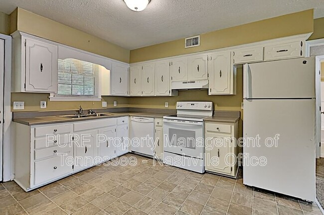 Building Photo - 4212 B Sweden Dr Rental