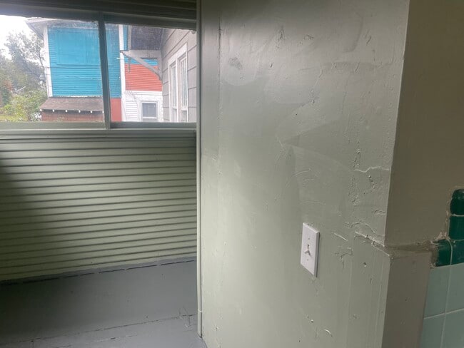 Building Photo - 223 S Phoenix Ave