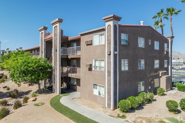 Primary Image - Sportsman's Royal Manor