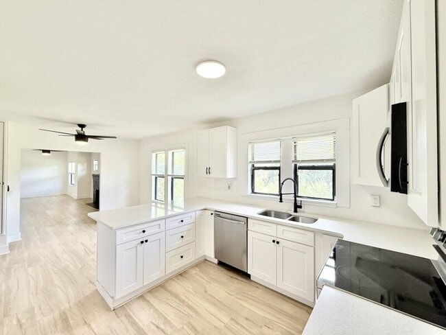 Photo - 1426 40th St S