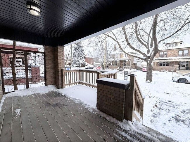 Photo - 27 Melrose Ave S Unité 1