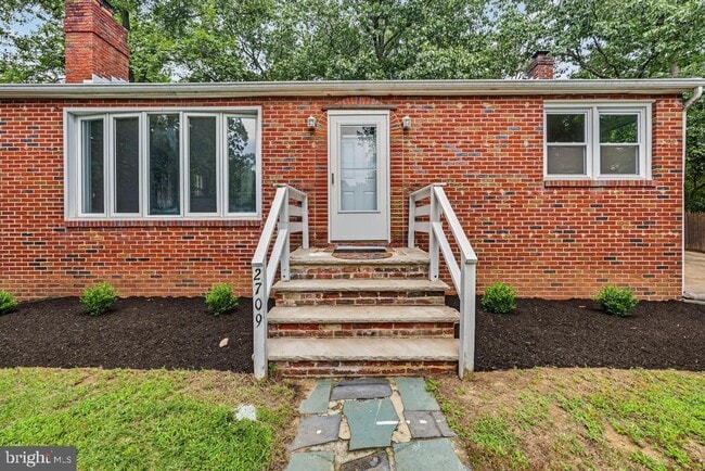 Building Photo - 2709 Creek Rd