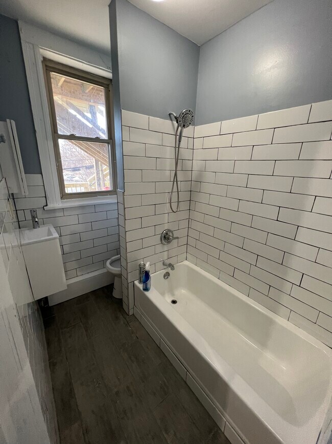 Photo - 546 Main St Unit 2