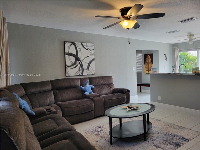 Photo - 2560 NE 8th Ter