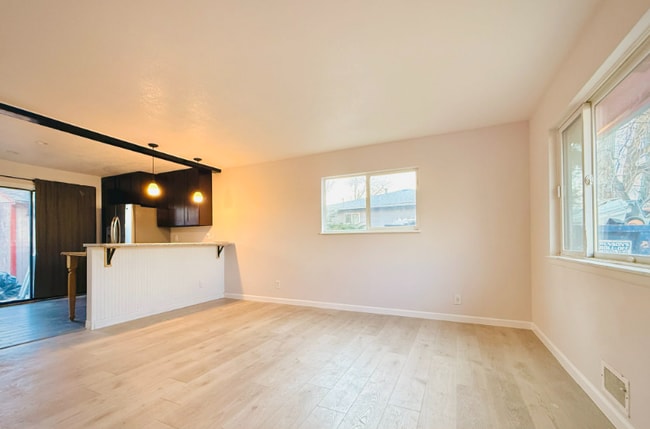 Photo - 7520 W Oregon Dr