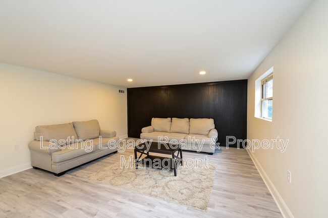 Photo - 147 Harmon Ave