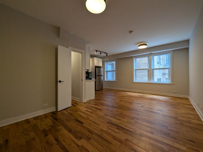 Photo - 653 W Wrightwood Ave Unit 304