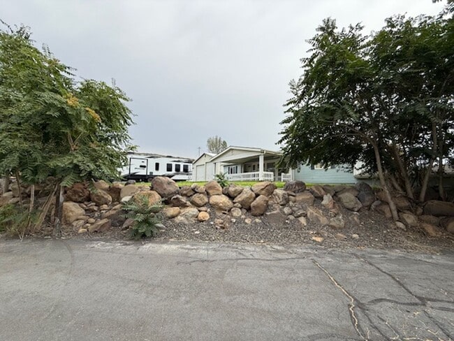 Building Photo - 3 Bedroom Home with Large Shop and Additio...