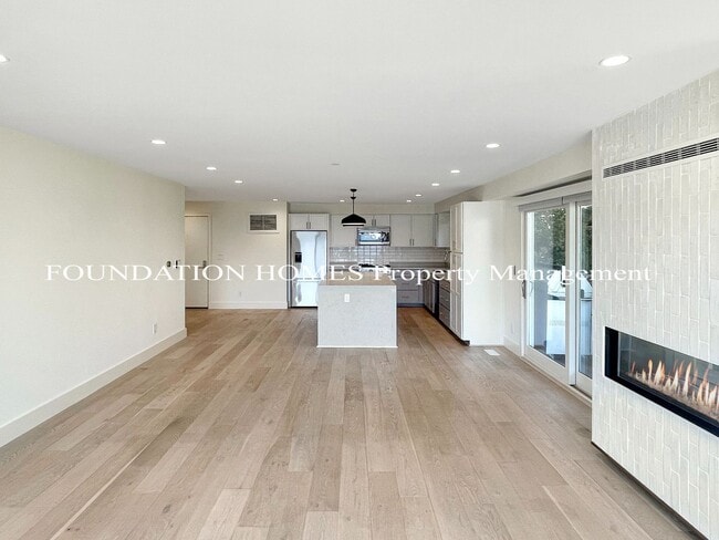 Photo - VIDEO - Ultra-Luxury Unit with SF City Vie...