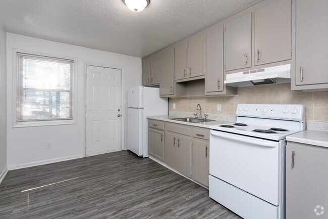 1 habitación, 1 baño - 1040 pies cuadrados - Cocina - Water Oak Village