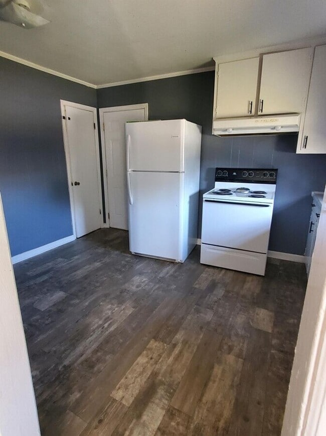 Photo - Clean & Comfortable Duplex Minutes from Downtown Madison