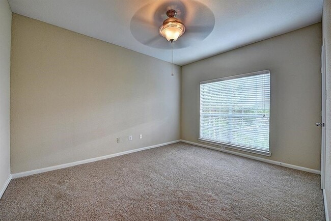 Building Photo - 1901 Post Oak Park Dr Unit 7402
