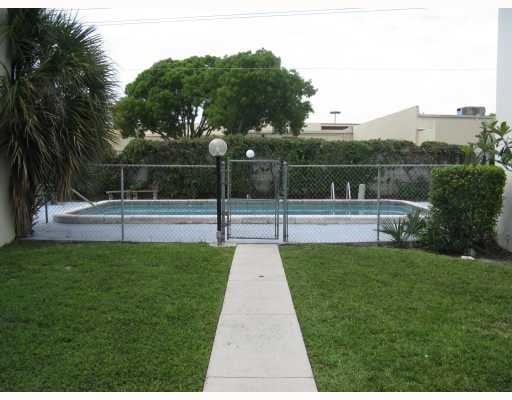 pool - 260 SW 7th St Unit 20