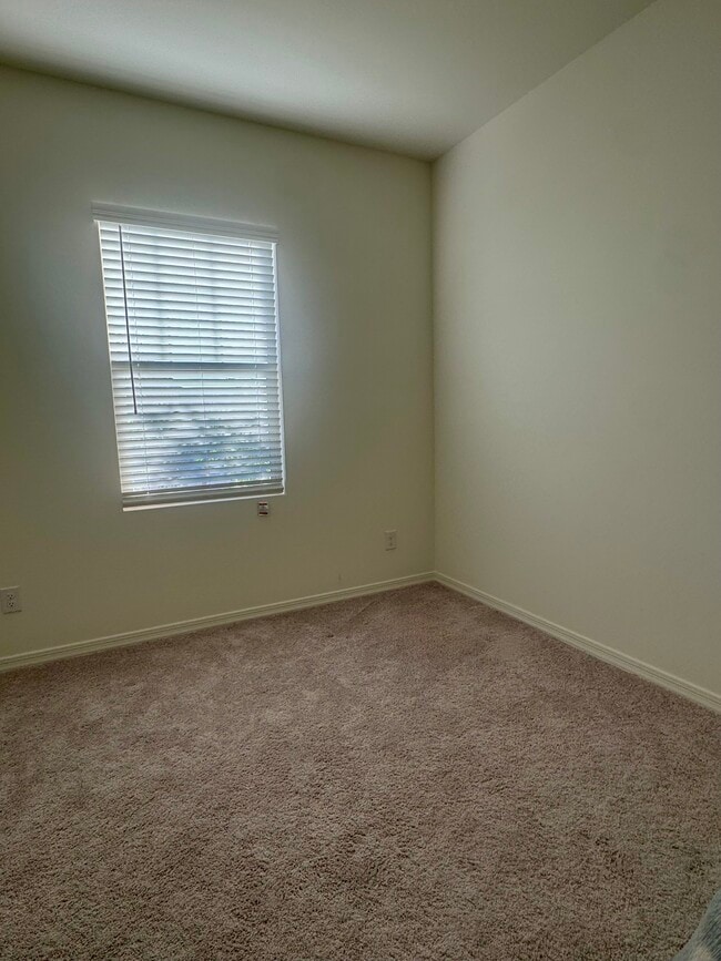 Bedroom - 25344 N Atlas Rd