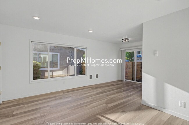 Photo - Updated Two Bedroom Unit in St Johns! Unit 7032 N Burlington Avenue