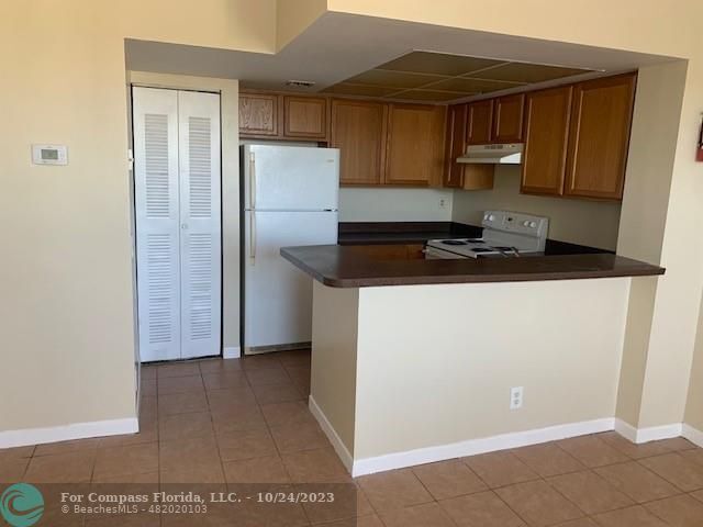 Photo - 728 Executive Center Dr Condo