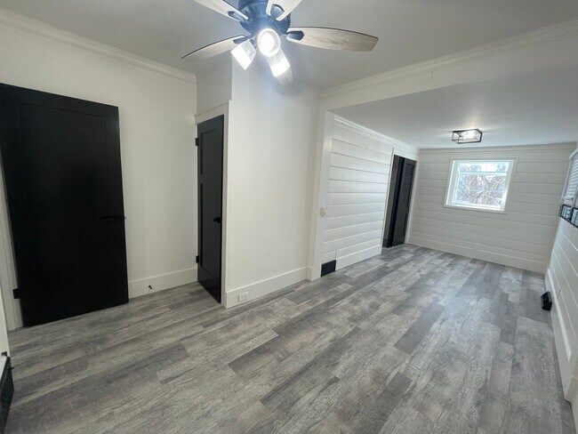 Photo - 3215 N Bartlett Ave Unit 3215 N Bartlett Ave