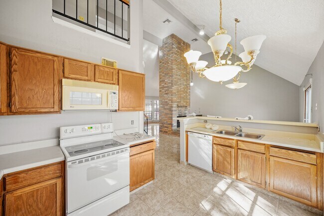 Photo - 13431 Klamath Falls Dr