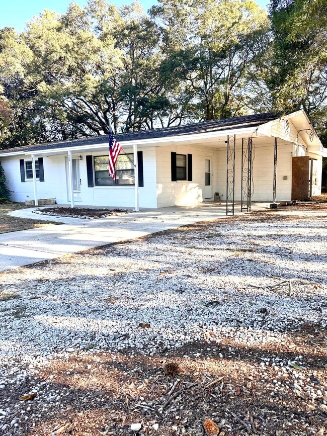 Photo - 420 Edge Ave