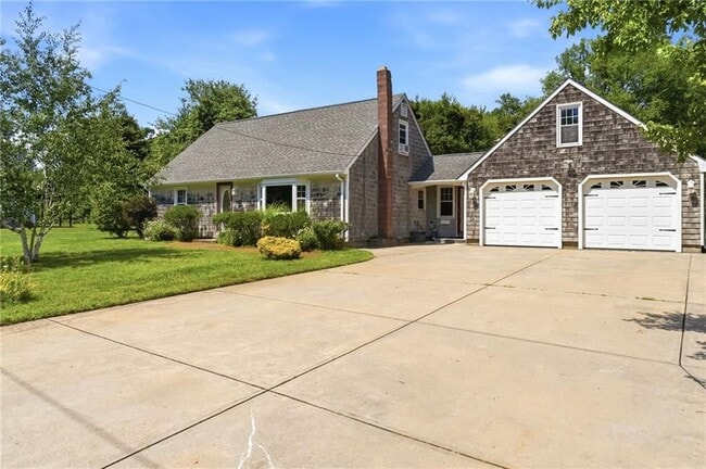 6 Lakewood Dr