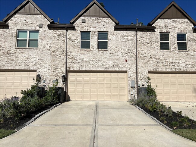 Photo - 2694 Woodforest Pkwy N