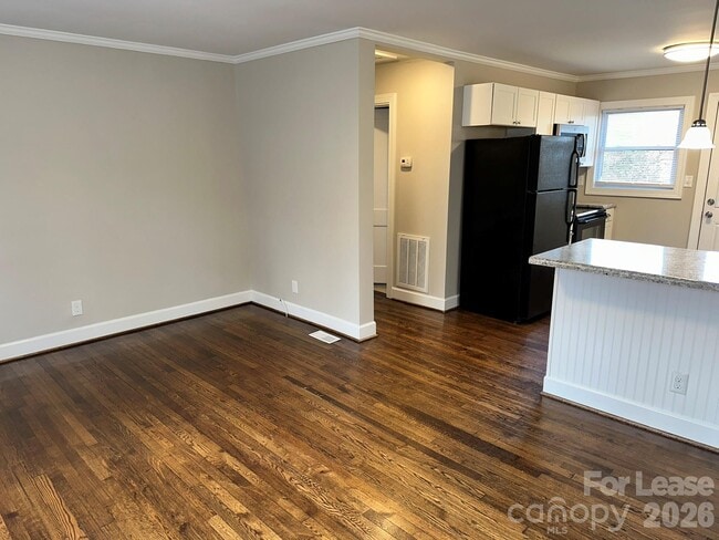 Photo - 148 S Smallwood Pl