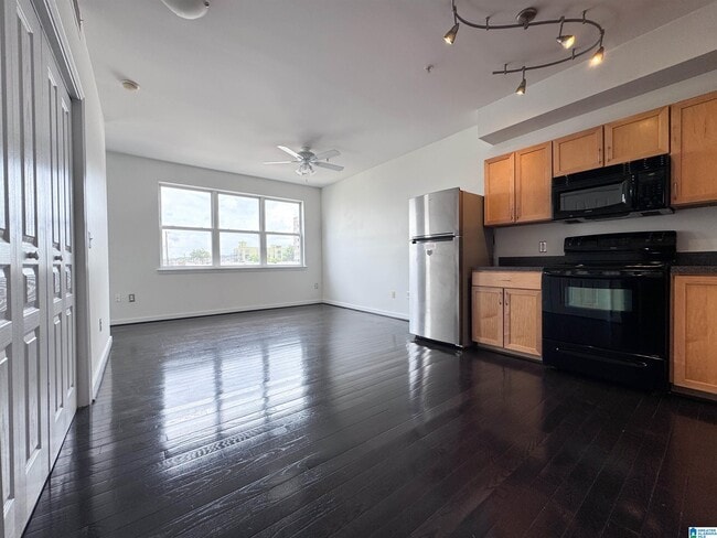Building Photo - 2020 5th Ave S Unit 333 Rental