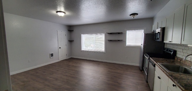 Photo - 318 N St Unidad 8