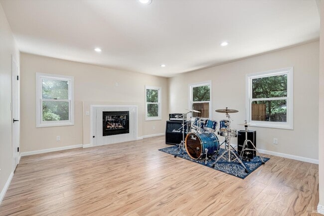 Photo - 9342 Chalk Hill Rd