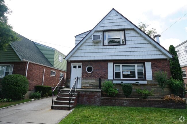 Building Photo - 203-12 42nd Ave Unit 1FL Rental