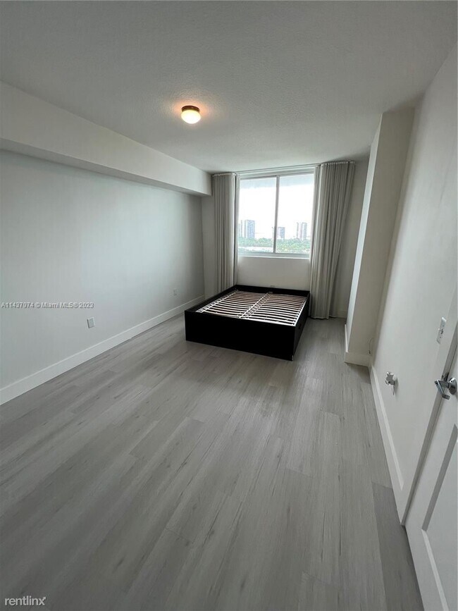 Photo - 2 br, 2 bath Condo - 2021 SW 3rd Ave Apt 1206 Unit Apt 1206