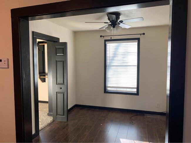 Photo - 702 Academy St